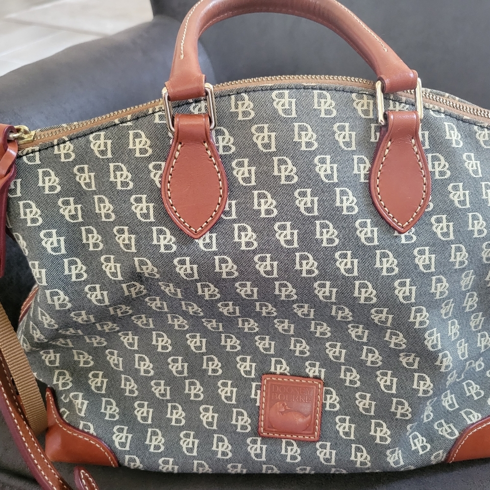 Dooney& Bourke Handbag